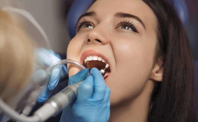 Funciones de un higienista dental en odontología